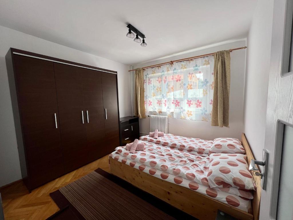 Rose City Apartment