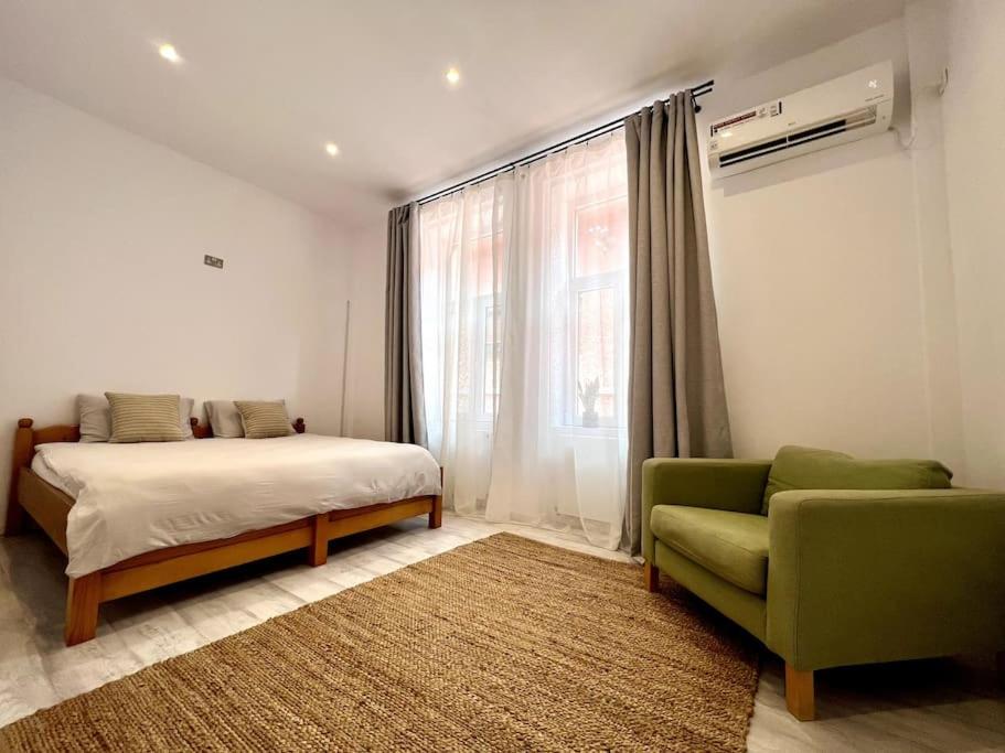 Apartament la casă în Centrul Orăștiei