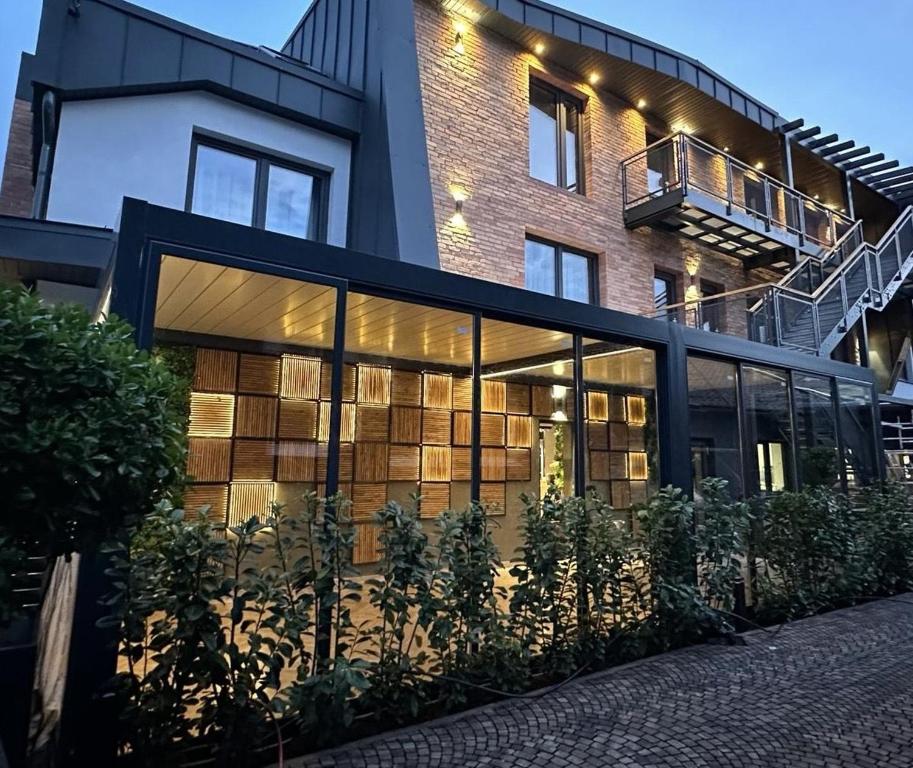 B18 Apartments