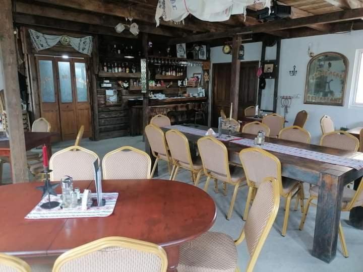 Cabana Dor de-Acas / Restaurant Dor de-Acas