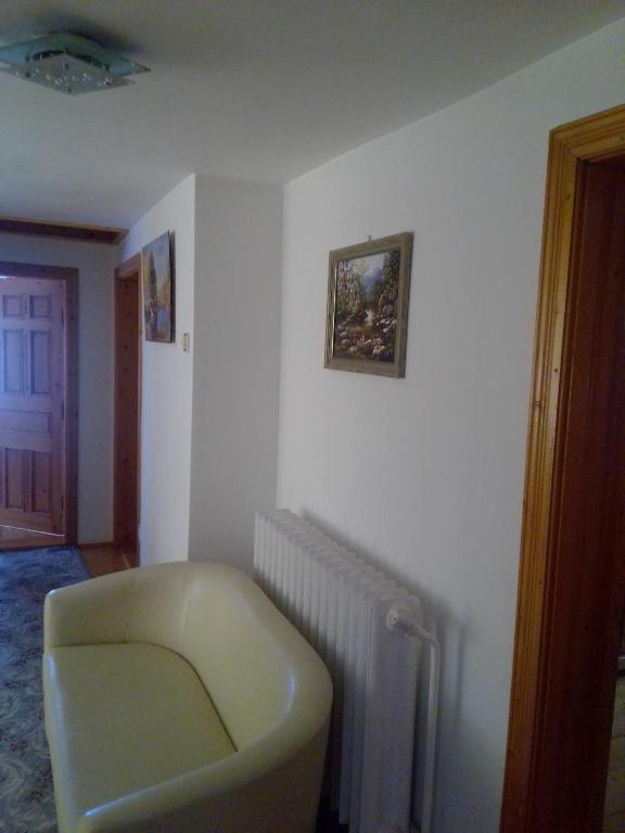 Casa Cu Crini