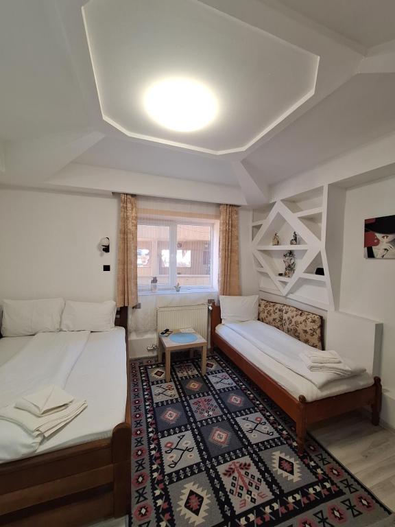 CASA CU LAVANDĂ