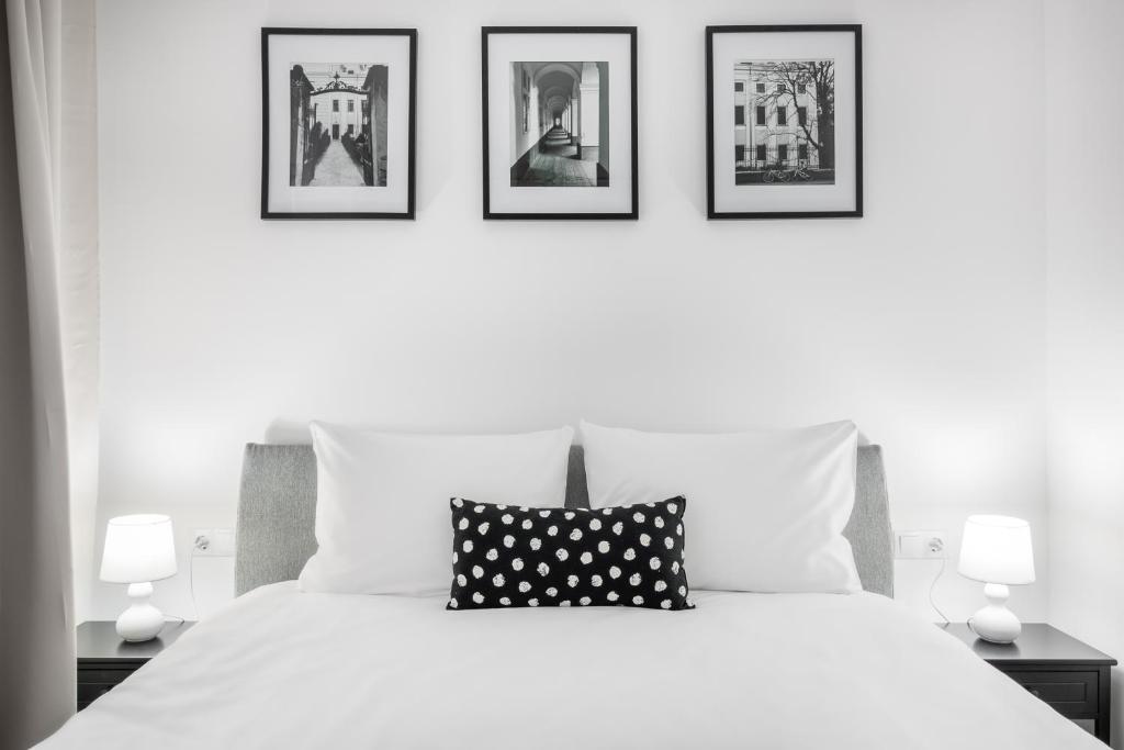 Chic Monochrome Flat