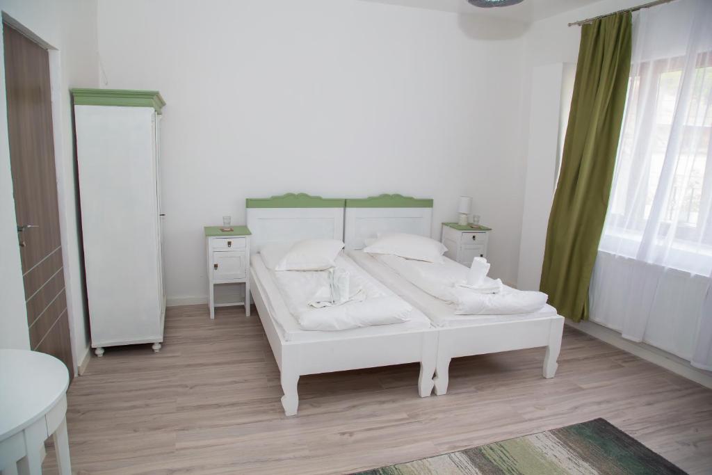 Cosbuc Residence & Villa