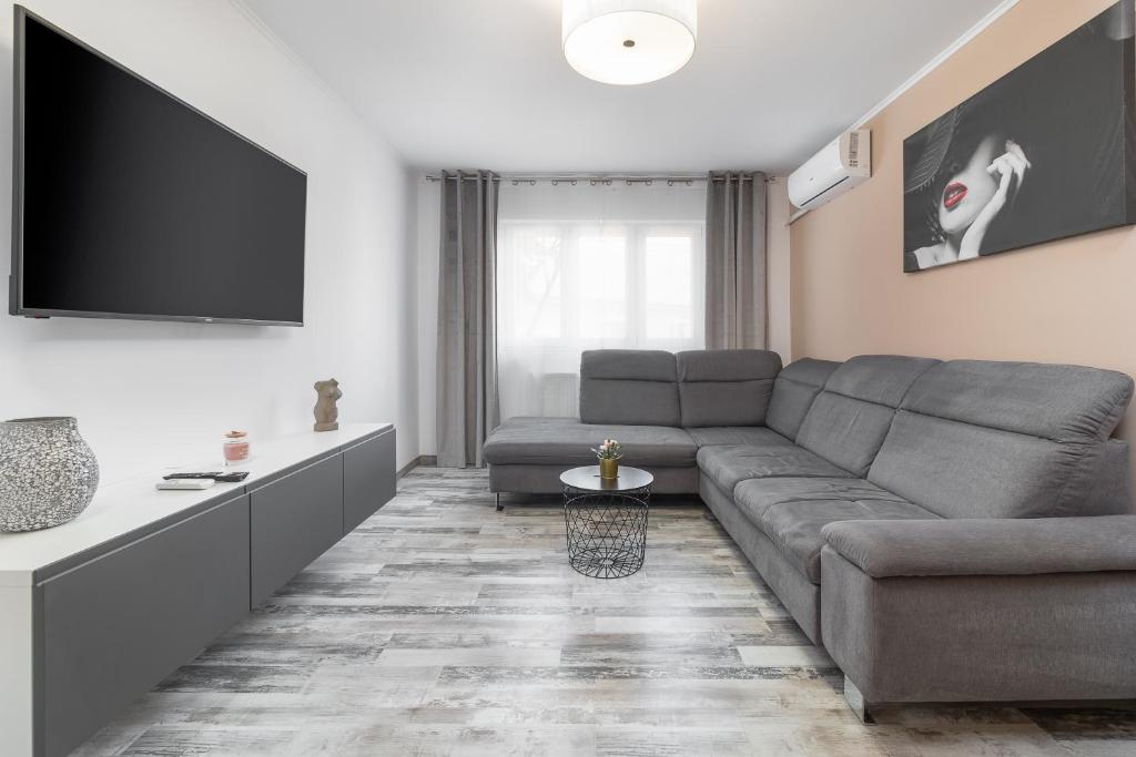 Decebal Flat