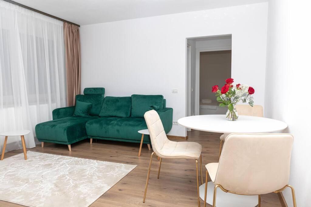 Enescu 3 City Center Flat