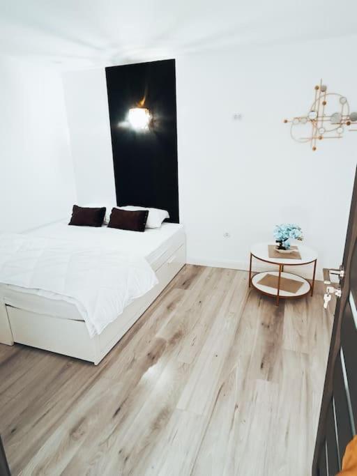 Garsoniera premium
