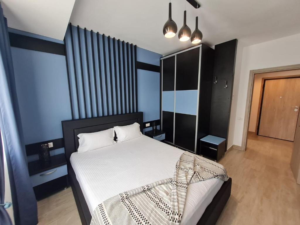 Matteo 2 Apartments Marina Surf Residence, Mamaia Nord - Năvodari,1 vedere frontala,2 cu vedere laterala la mare