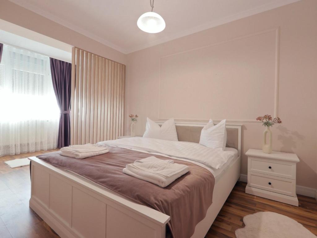 Mid Residence, Aquapark, free garage parking, for families,