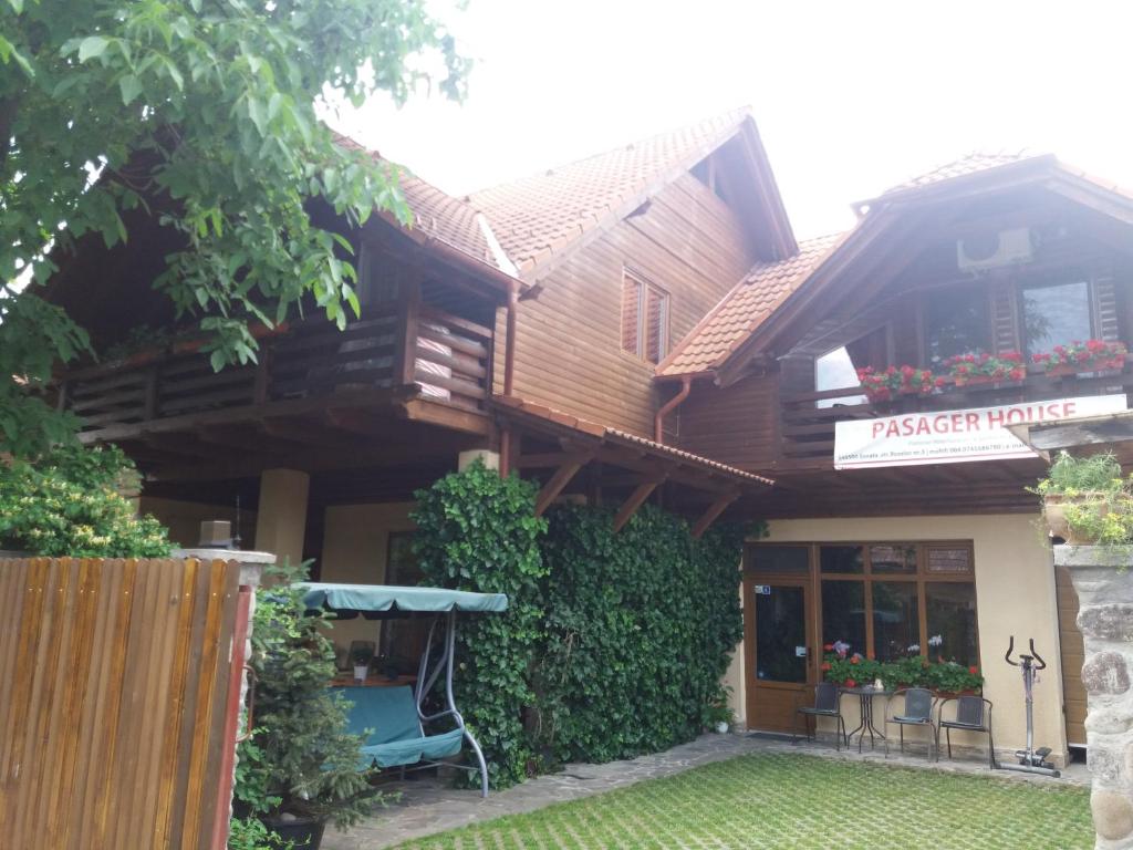 Pasager House