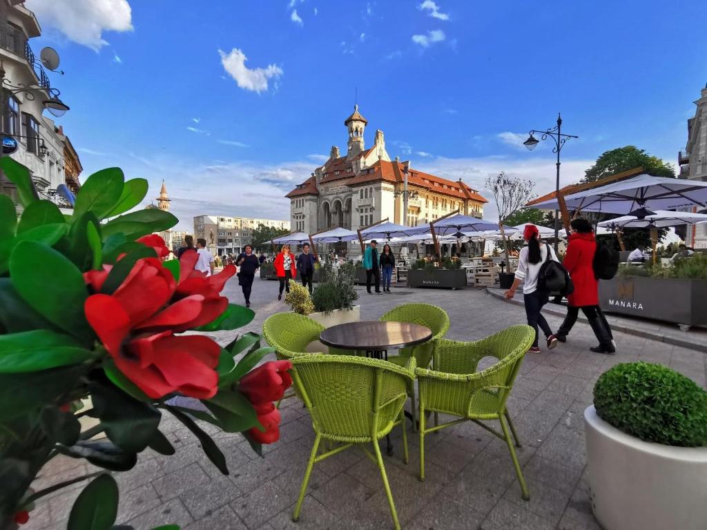 Piata Ovidiu 14