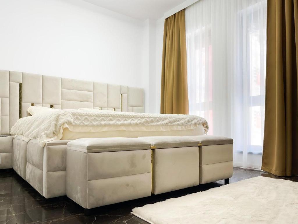 Robert Home Residence