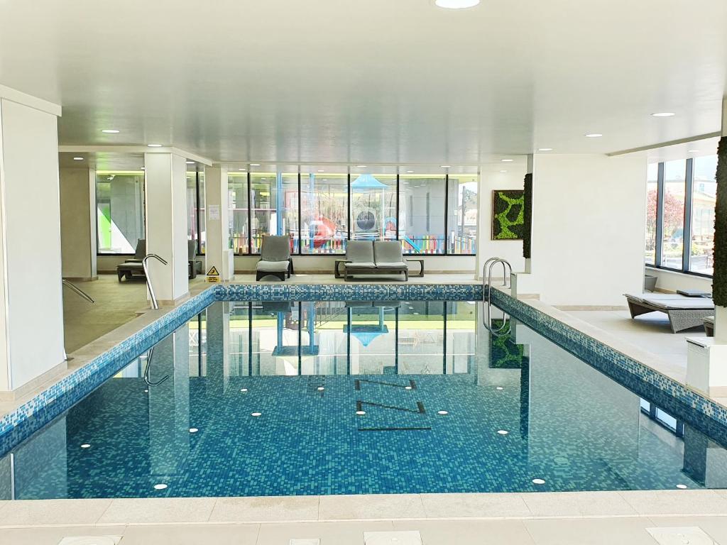 SeaVibes - Indoor Pool & Spa Beach Resort