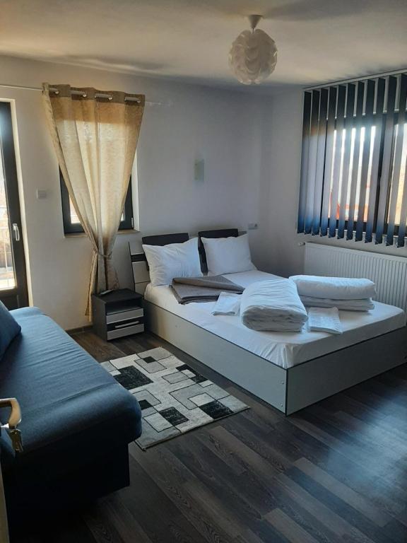 Apartamente Ambrus E Studio 21 Praid