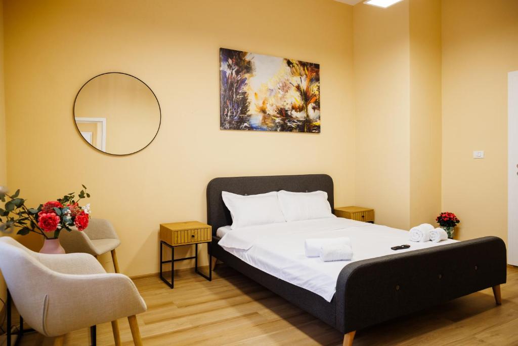 Studio in Old Town's 1752 Hotel