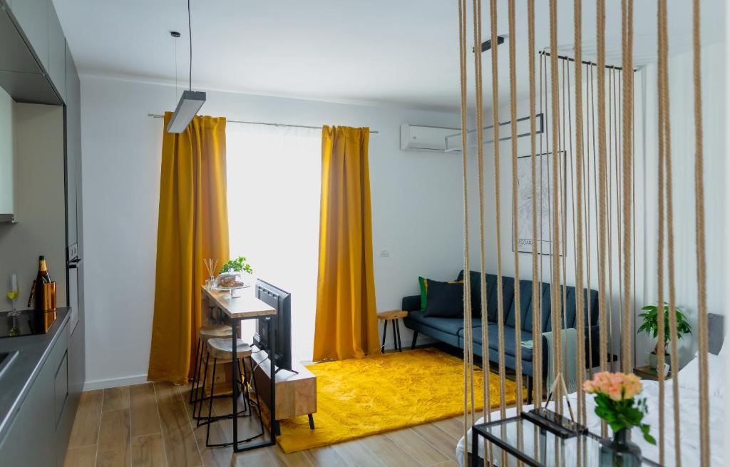 Vibrant Studio